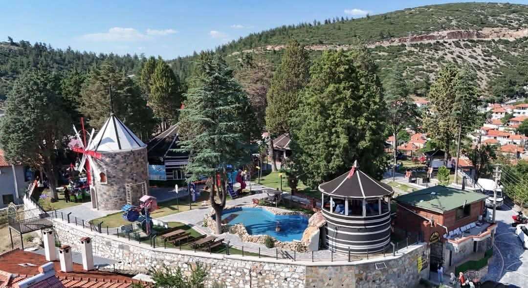 Kavaklıdere'de Yenilenen Esenpark ve Cafe Restaurant Hizmete Açıldı 2